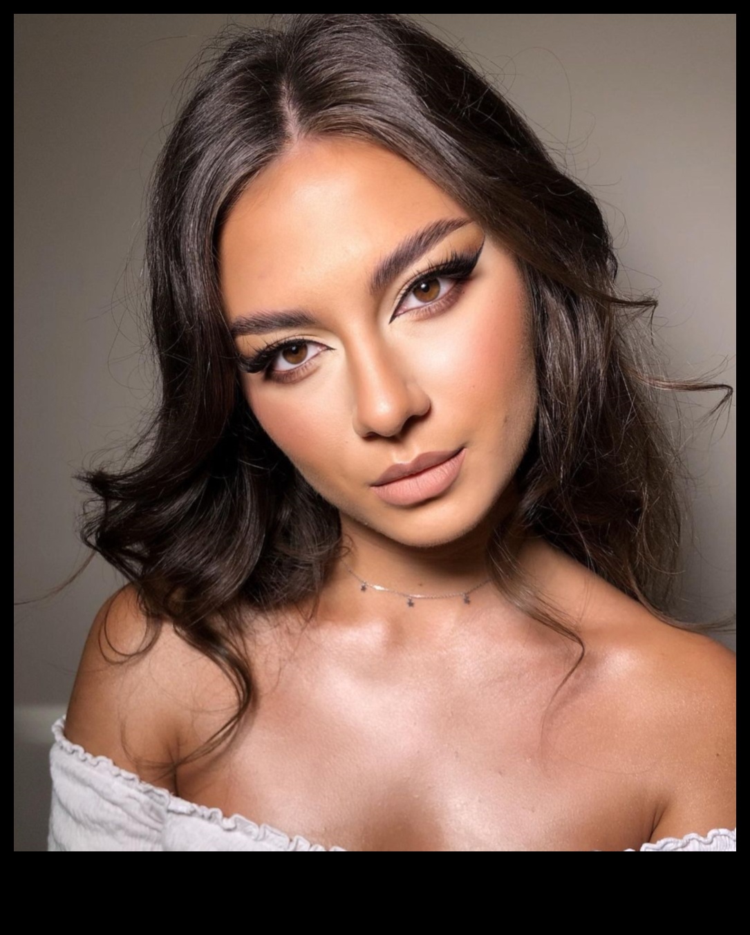 جريئة وجميلة كيفية إطلاق العنان لقوة العيون الدرامية في مكياج الحفلات 5 جريئة وجميلة: إطلاق العنان لقوة العيون الدرامية في مكياج الحفلات