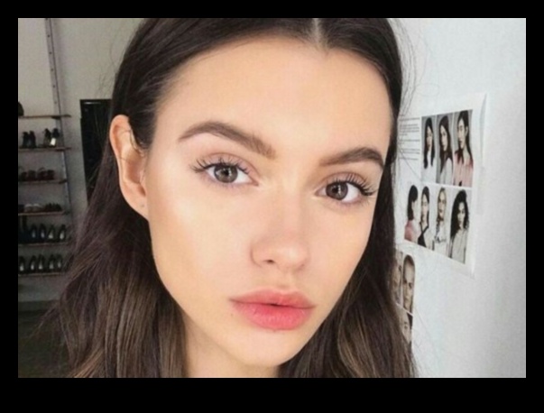 من مدارج الطائرات إلى الشوارع: كيفية التألق باتجاه الماكياج الطبيعي